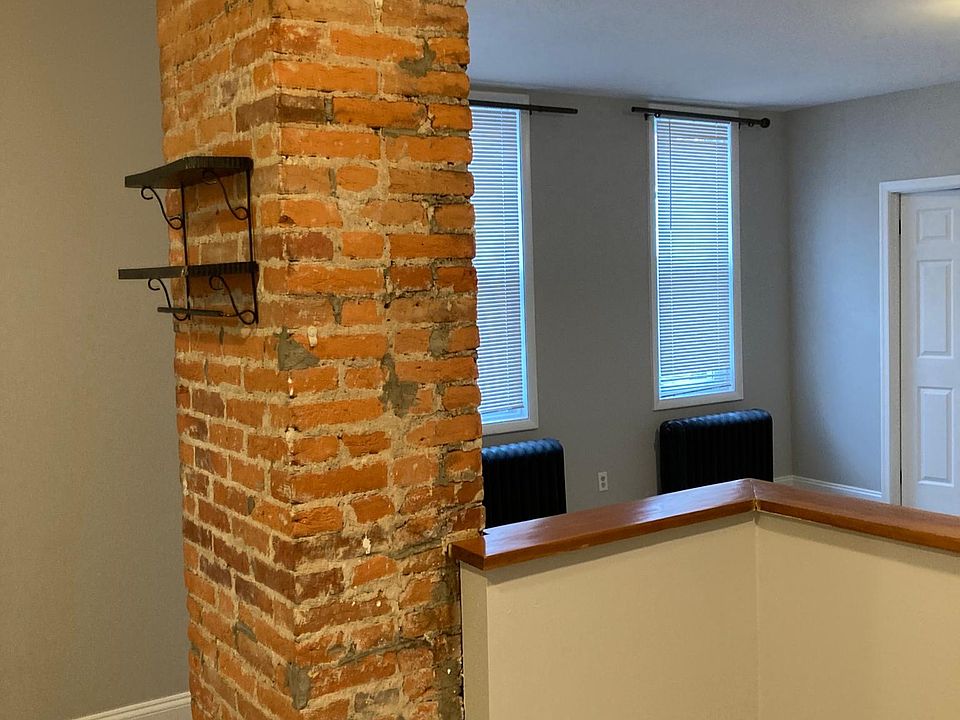 1st image of 115 Salaignac St Floor 1
