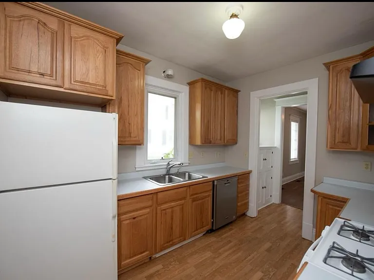 720 Owen St — Photo 10