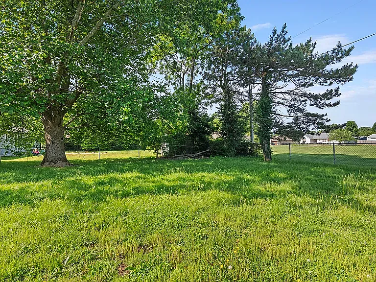 127 Grand Prairie Dr — Photo 13