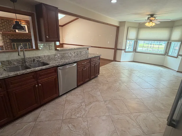 5136 Eagle Run Rd — Photo 8