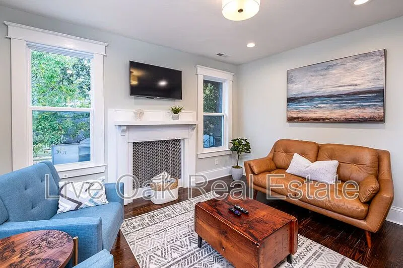 2 bed, 1.0 bath, $1,695 — Photo 4