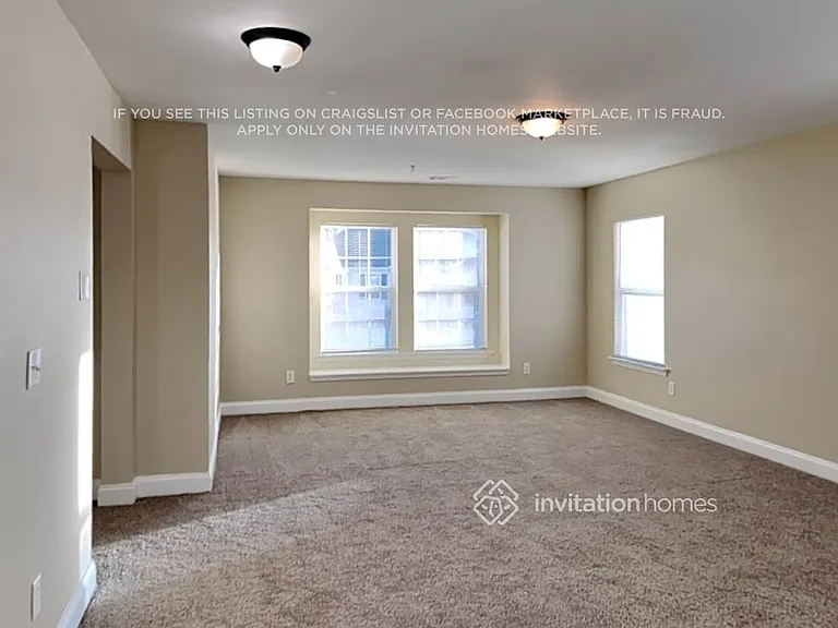 380 Roseglen Dr — Photo 12