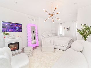 118 E 4th St APT 18, New York, NY 10003