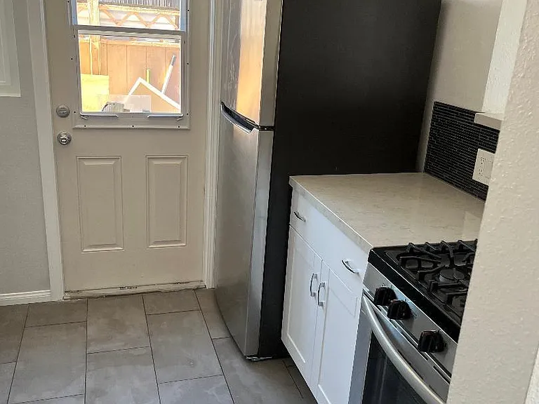 3161 Luna Ave — Photo 4