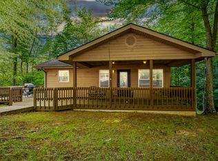 118 Seminole Ln, Byrdstown, TN 38549