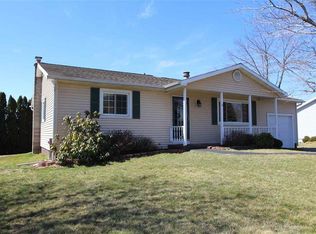 5 Cornsilk Rd, Watervliet, NY 12189