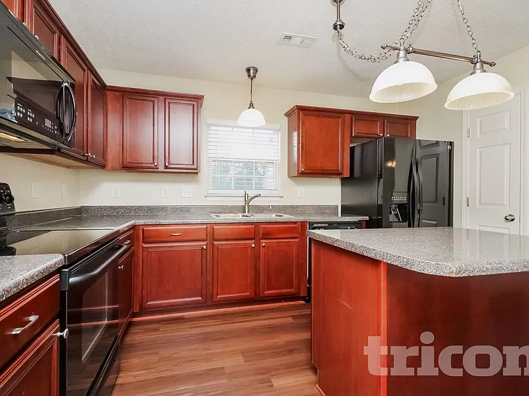 3001 Deer Trail Dr — Photo 4