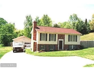 486 Hope Rd photo 1