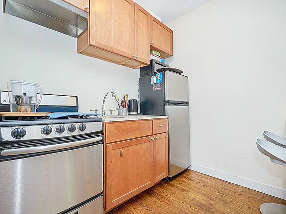 3rd image of 245 W 115th St APT 3