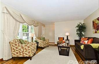 4th image of 9739 Meadowfern Dr