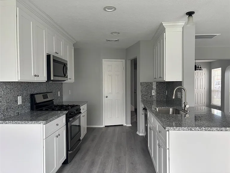 13642 Rural Oak St — Photo 14
