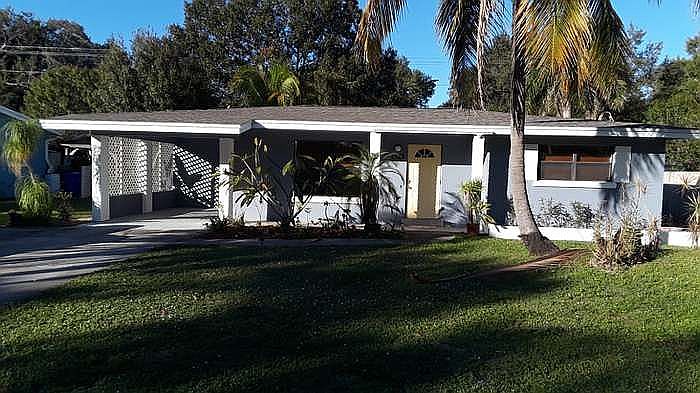 2nd image of 1525 Alhambra Dr