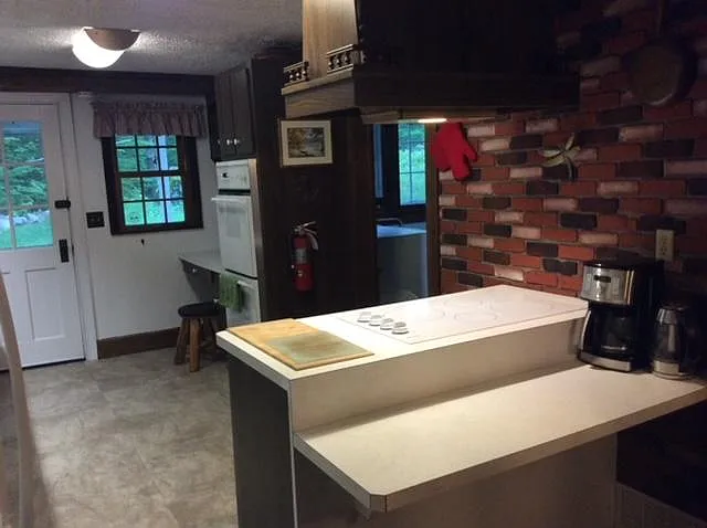 4504 Lakeshore Dr — Photo 13