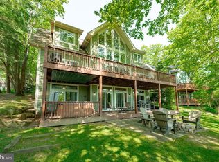 946 Glendale Rd, Oakland, MD 21550