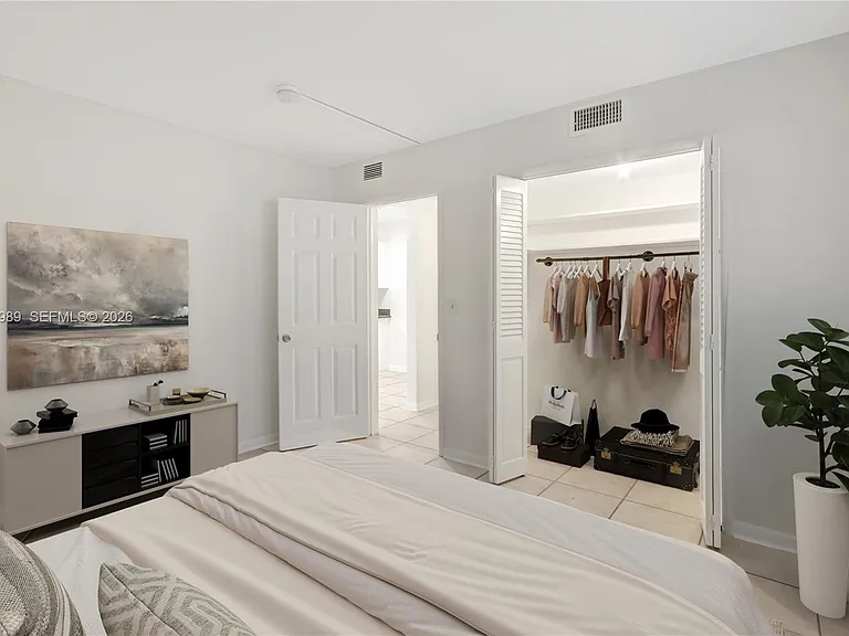 202 N K St #7 — Photo 9