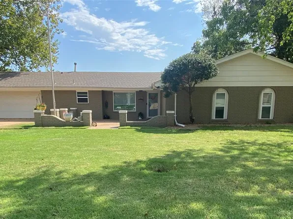 1228 N Illinois St, Weatherford, OK 73096