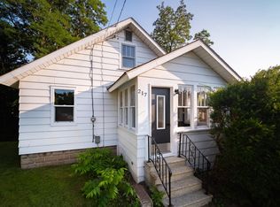 217 W Parkdale Ave, Manistee, MI 49660