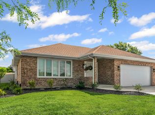 19725 S Schoolhouse Rd, Mokena, IL 60448