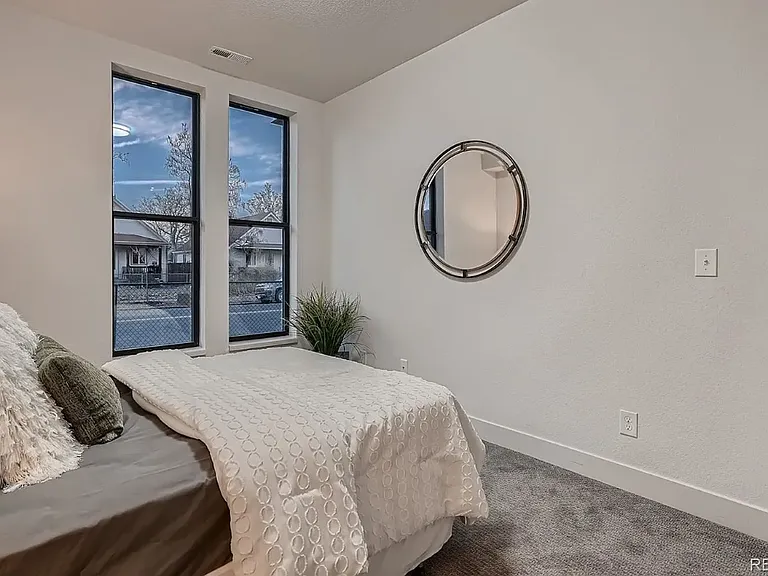 3308 Curtis St — Photo 15