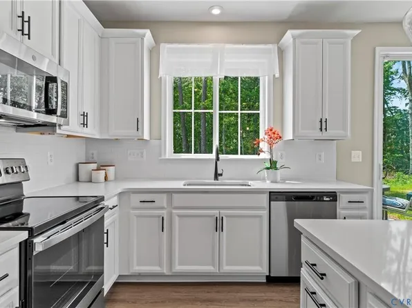 351 Brae Haven Dr, Glen Allen, VA 23060