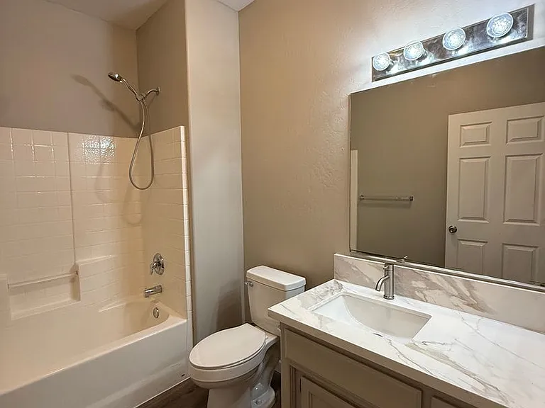 Yellow Meadow Ct 548 — Photo 19