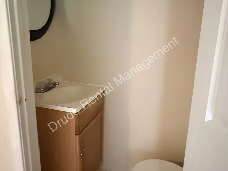 335 N Baronne St — Photo 2