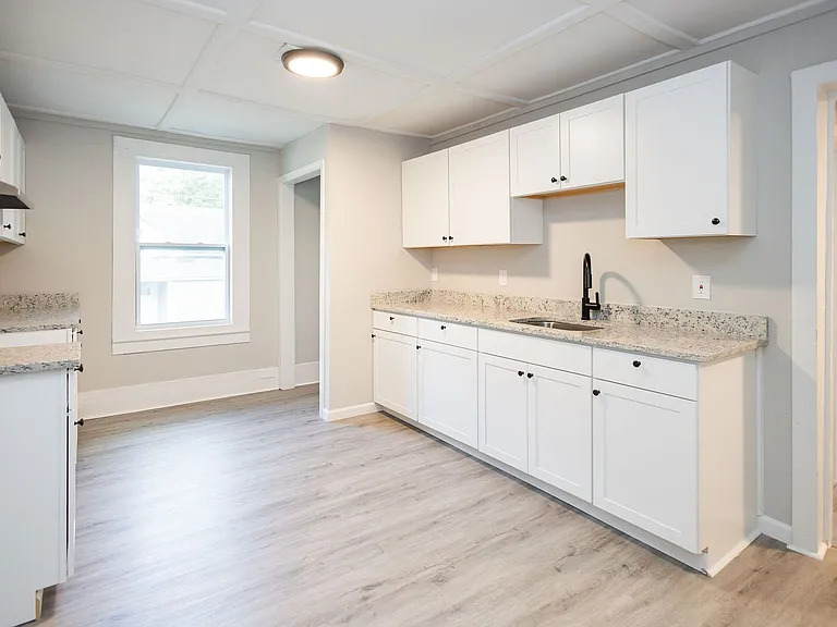 519 W Cherry St — Photo 15