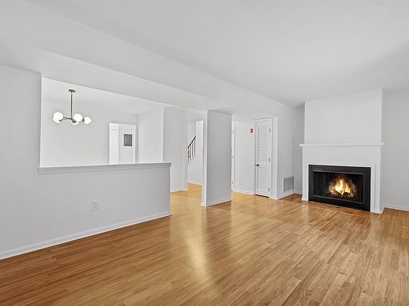 2nd image of 25 Padanaram Rd APT 11
