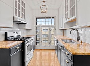 2011 N Prospect Ave APT 14, Milwaukee, WI 53202