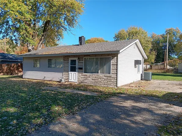 432 S 4th St, Caseyville, IL 62232