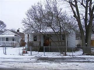 1st image of 2424 Bushnell Ave