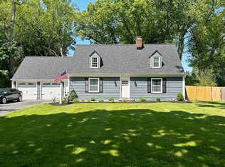 21 Wickford Way, Fairport, NY 14450