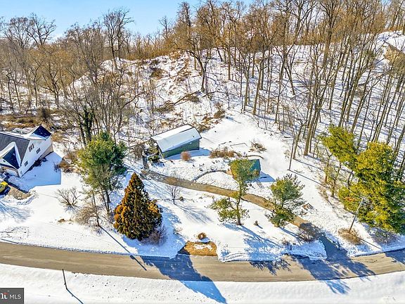 2nd image of 1826 Rivervue Dr N