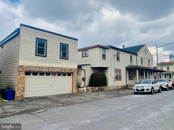 146 S Nichols St, Saint Clair, PA 17970