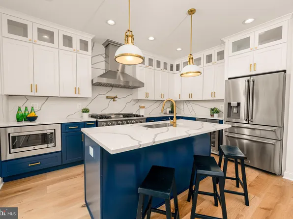 1229 Harbor Island Walk, Baltimore, MD 21230