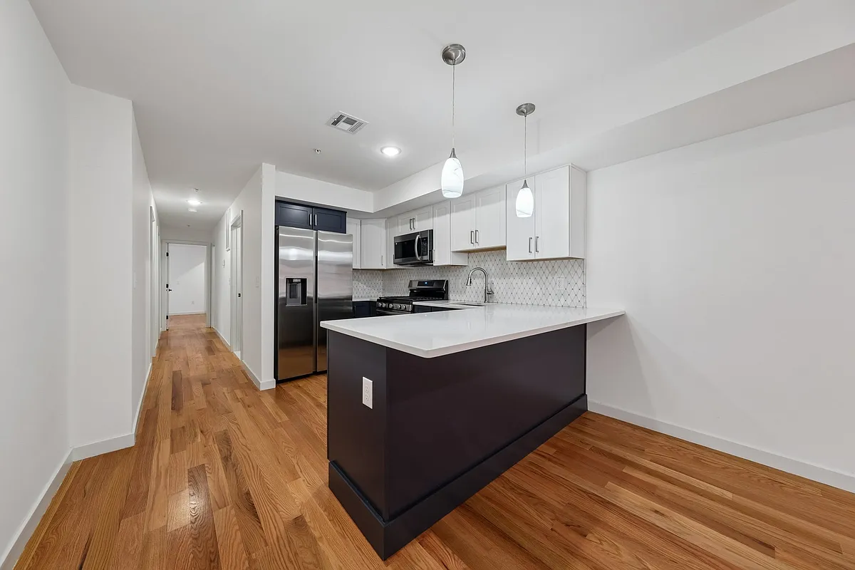 Building Photo - 52 James St #3