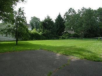 2nd image of 834 Grant Ave