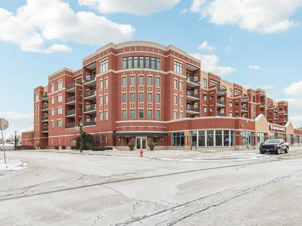 225 Main St APT 504, Roselle, IL 60172