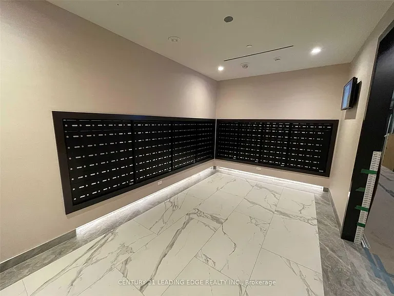 60 Shuter St #PH-201 — Photo 4
