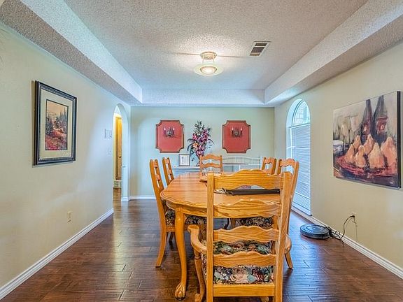 4th image of 10 Walnut Creek Pl