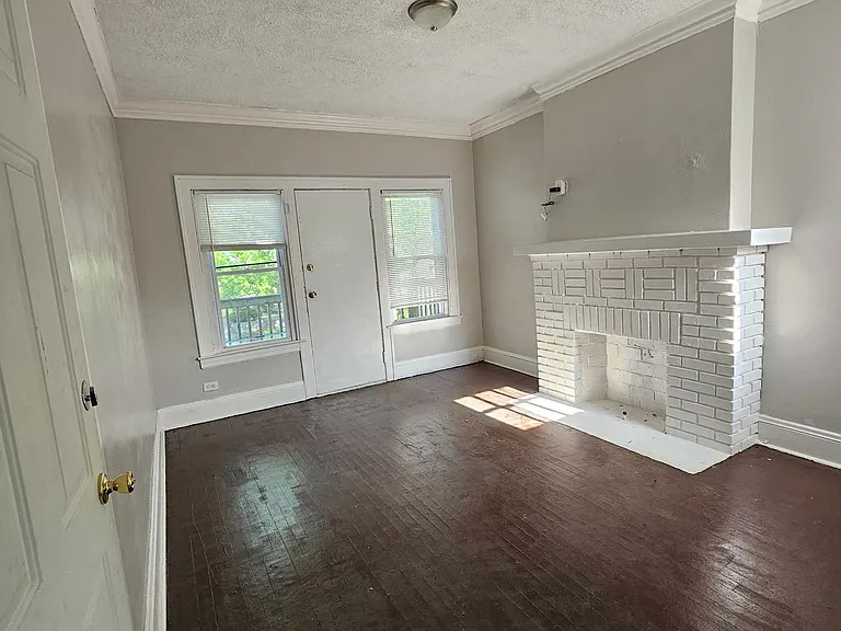 3423 E 140th St #2 — Photo 1