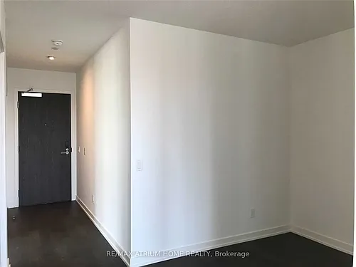 25 Richmond St E Photo 1