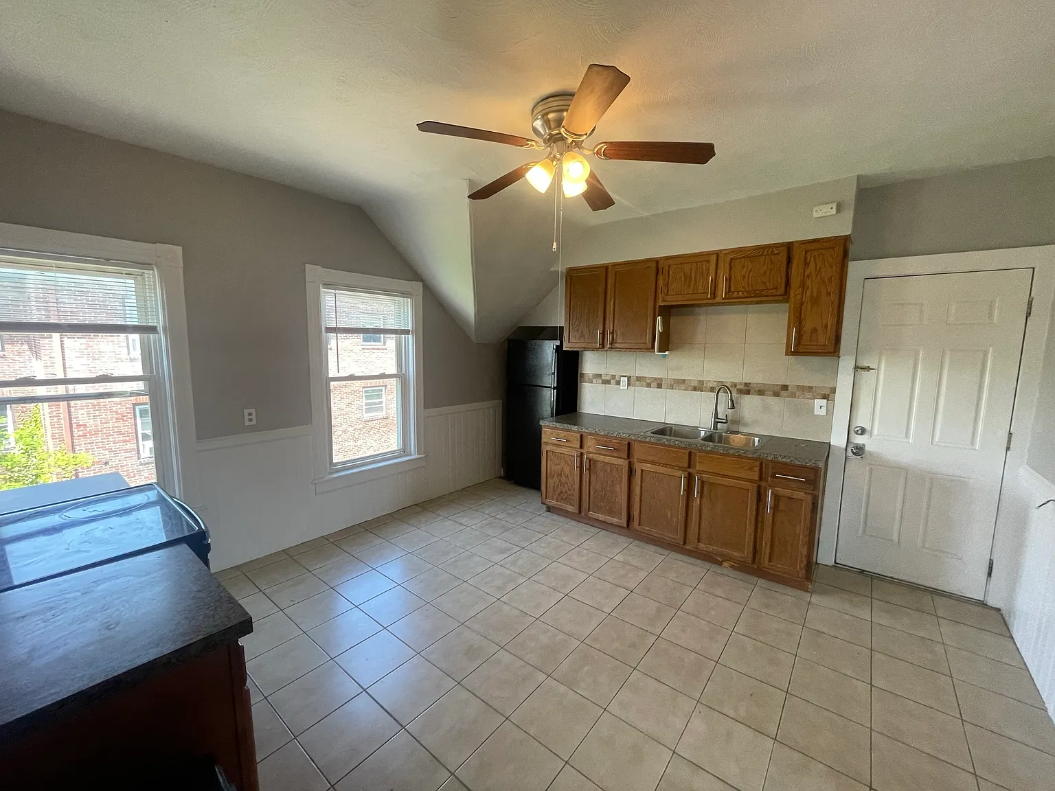 3 bed, $1,850 — Photo 2