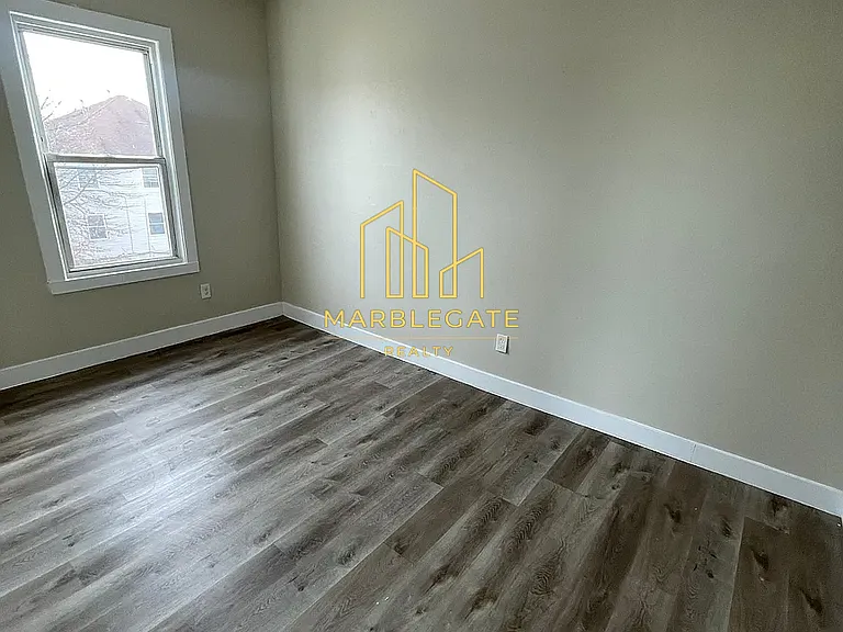 28 Wainwright St #33 — Photo 5
