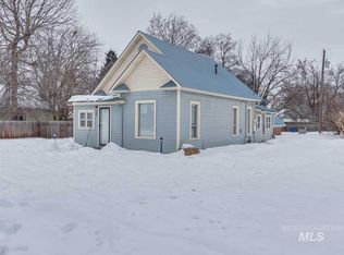 202 E 2nd St N, Middleton, ID 83644