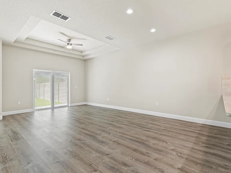 6 Emmons Ln — Photo 17