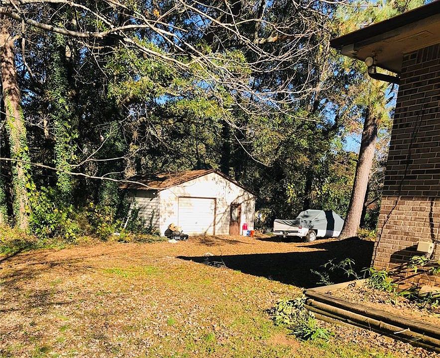2nd image of 224 Edith Ln