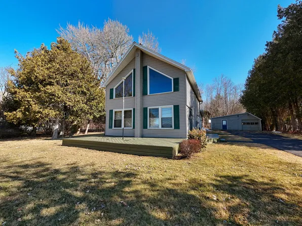 483 Cumberland Head Rd, Plattsburgh, NY 12901