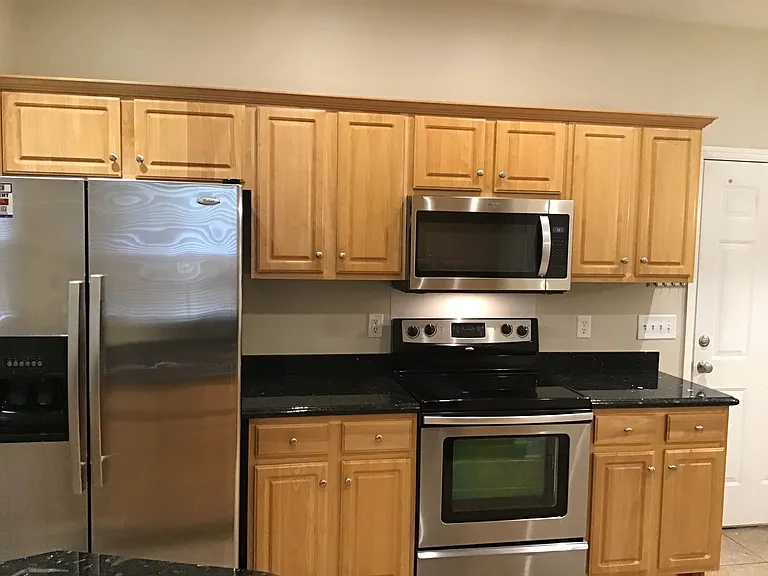 142 Cotillion Cres — Photo 3