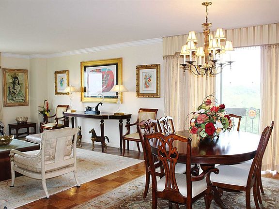 5th image of 27110 Grand Central Pkwy APT 8N